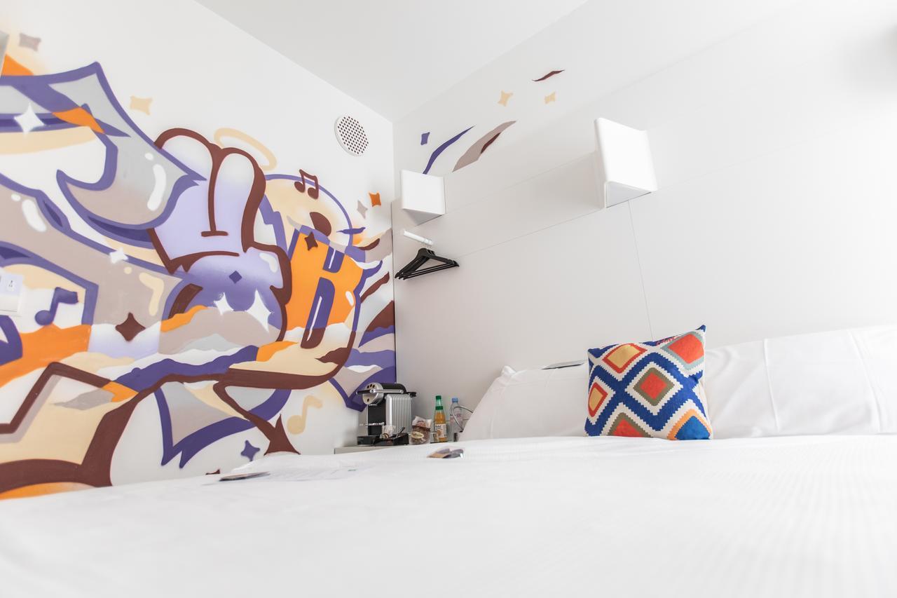 Ibis Styles Lausanne Center Madhouse Exterior foto